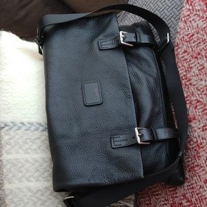 TUMI soft black leather messenger crossbody bag unisex